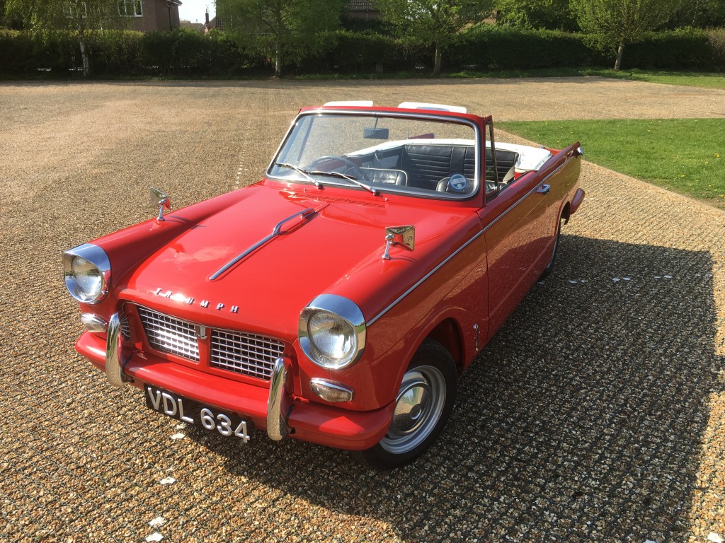 Miniature Triumph Herald Convertible Bleu Vanguards VA07403 – 1/43ème – Rare